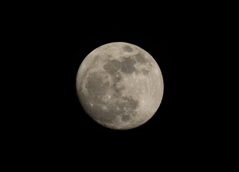 Photo of the moon using 1200mm lens or 50X zoom